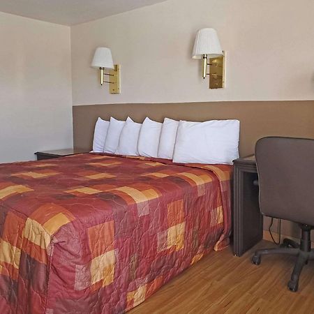 Rodeway Inn Буффало Экстерьер фото