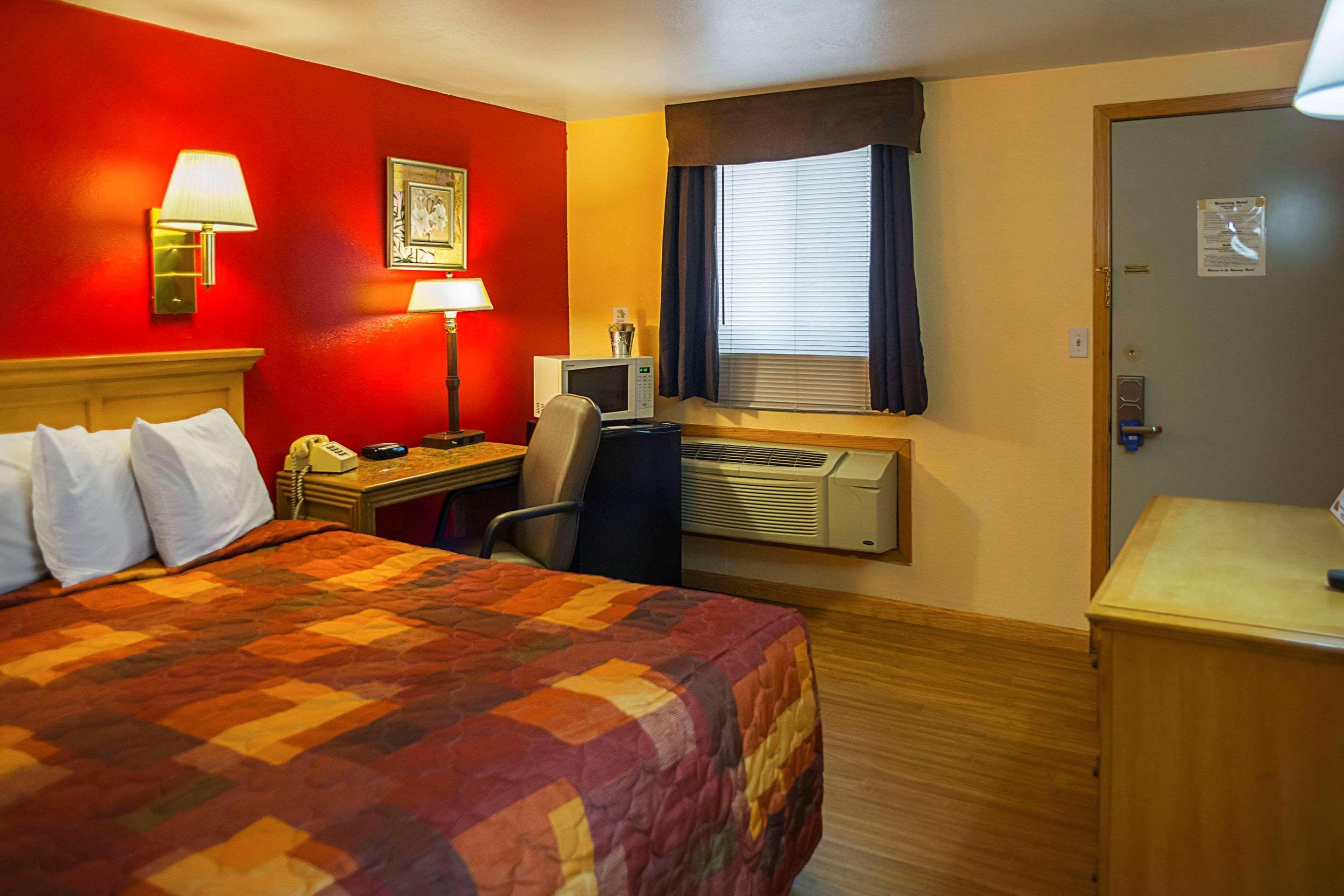 Rodeway Inn Буффало Экстерьер фото
