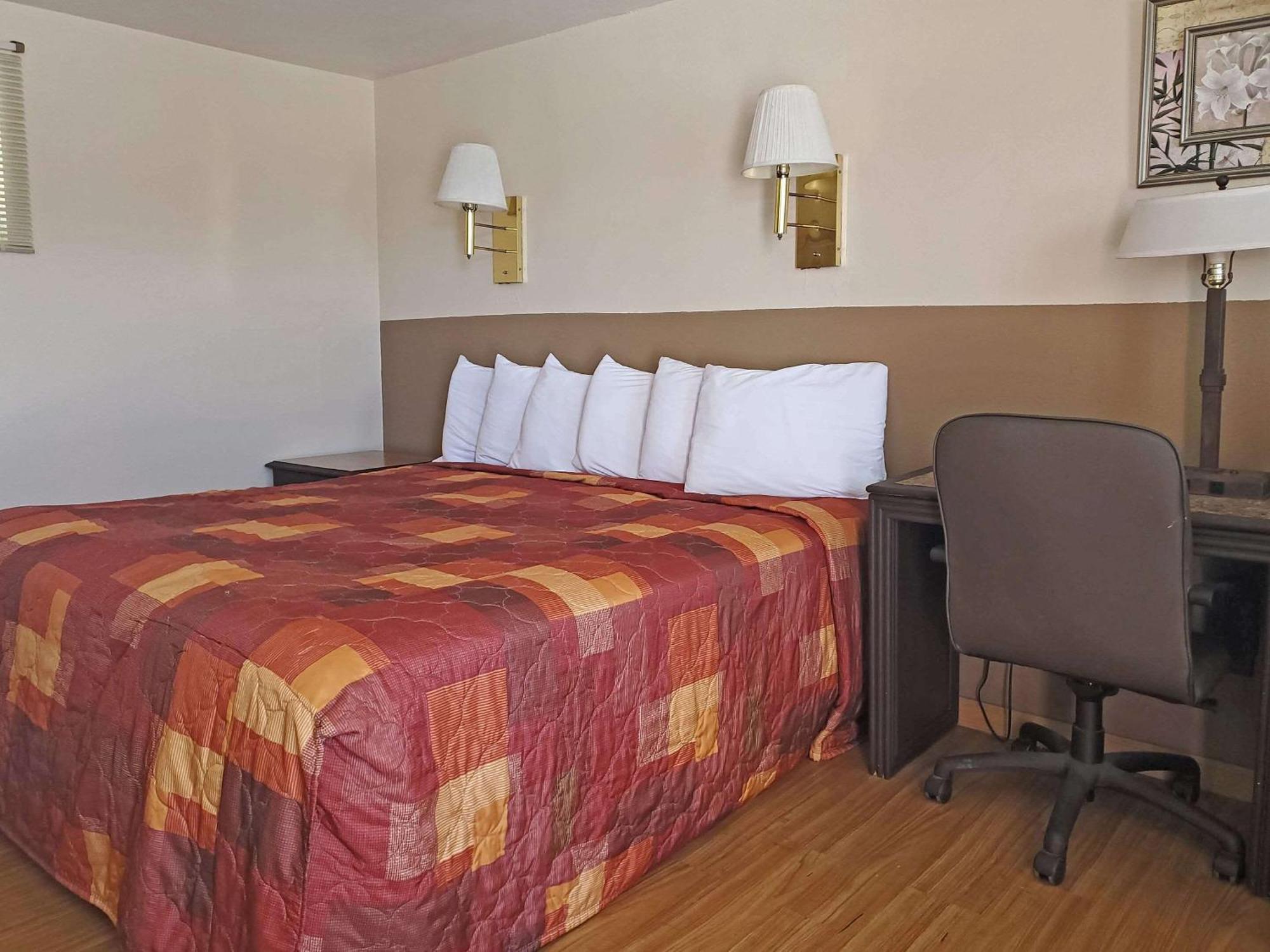 Rodeway Inn Буффало Экстерьер фото