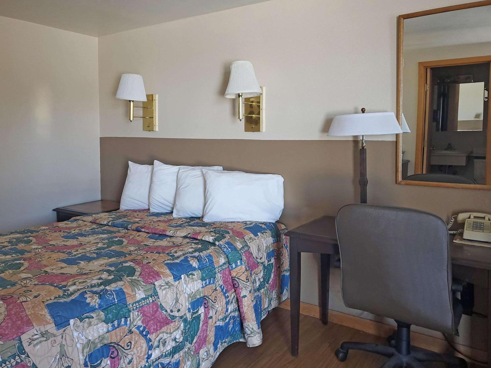 Rodeway Inn Буффало Экстерьер фото