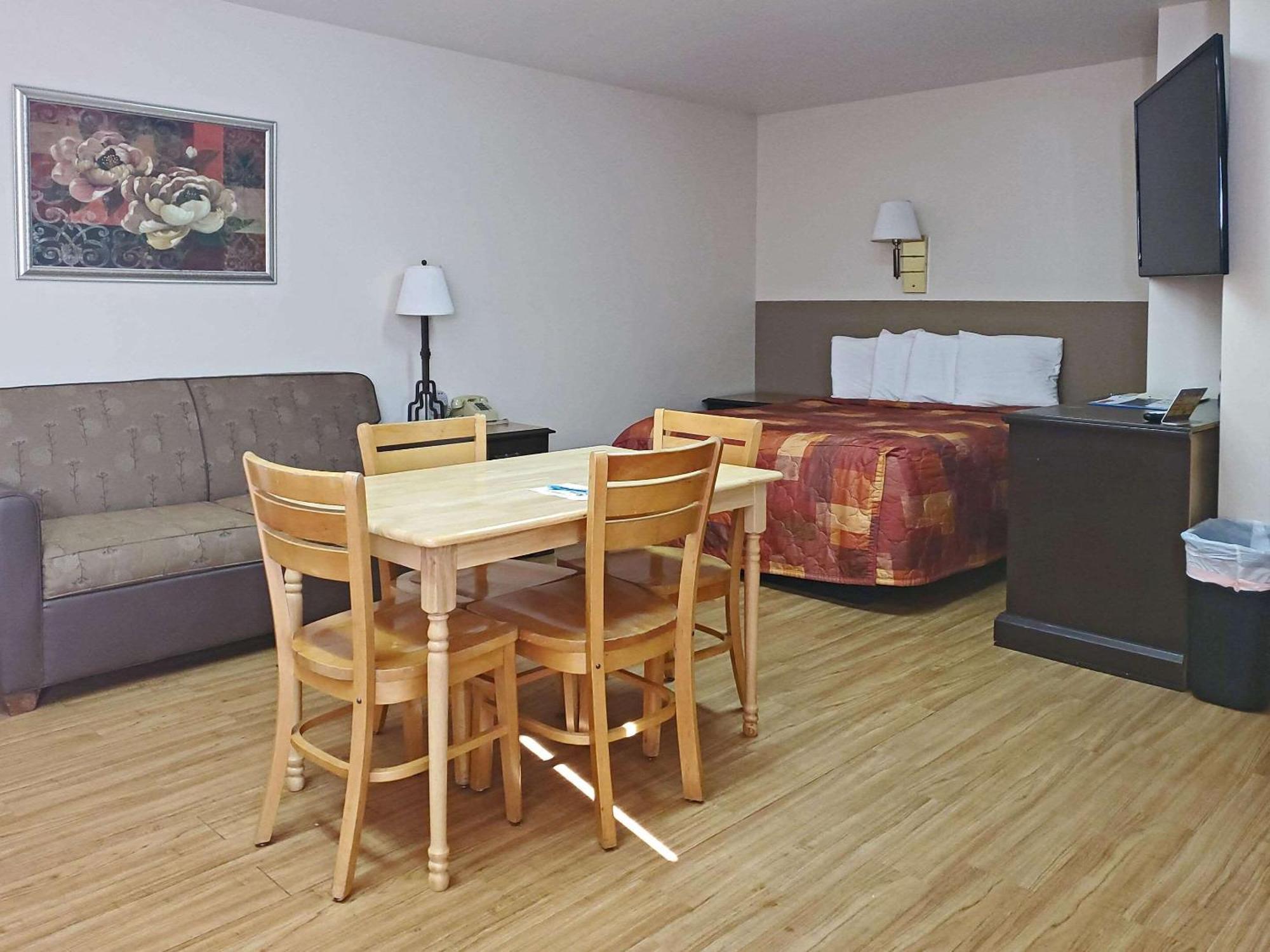 Rodeway Inn Буффало Экстерьер фото