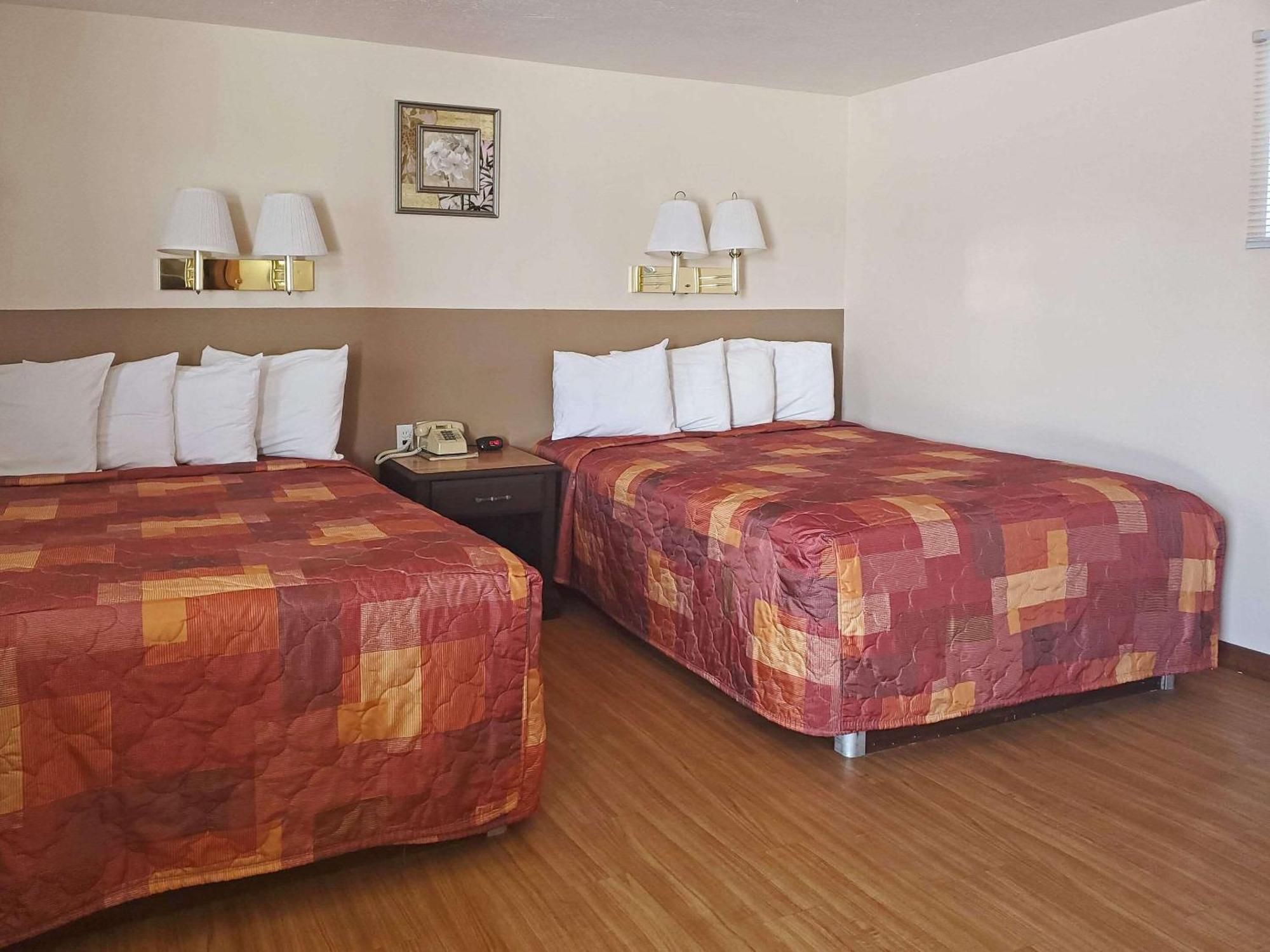 Rodeway Inn Буффало Экстерьер фото