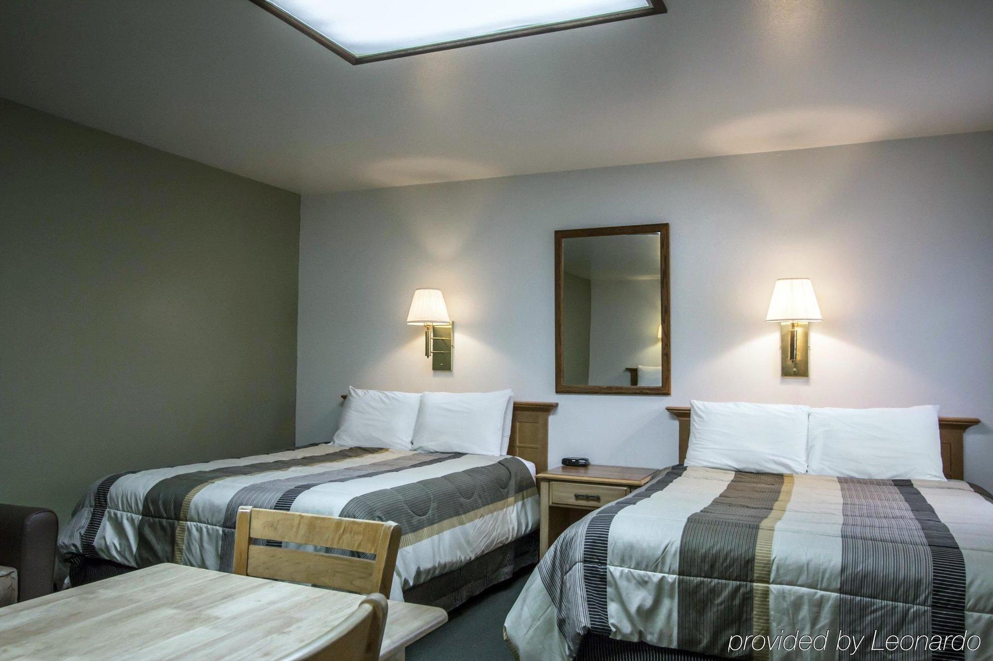 Rodeway Inn Буффало Экстерьер фото